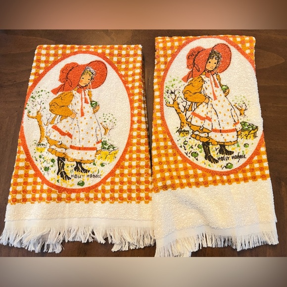 American Greetings Other - 2 Holly Hobbie Vintage Tea kitchen Bath Towels